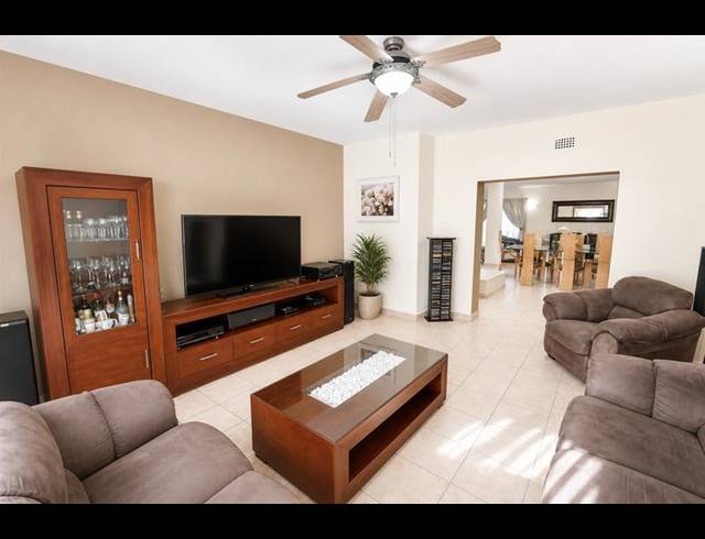 5 BEDROOM TOWNHOUSE FOR SALE IN BEDFORDVIEW